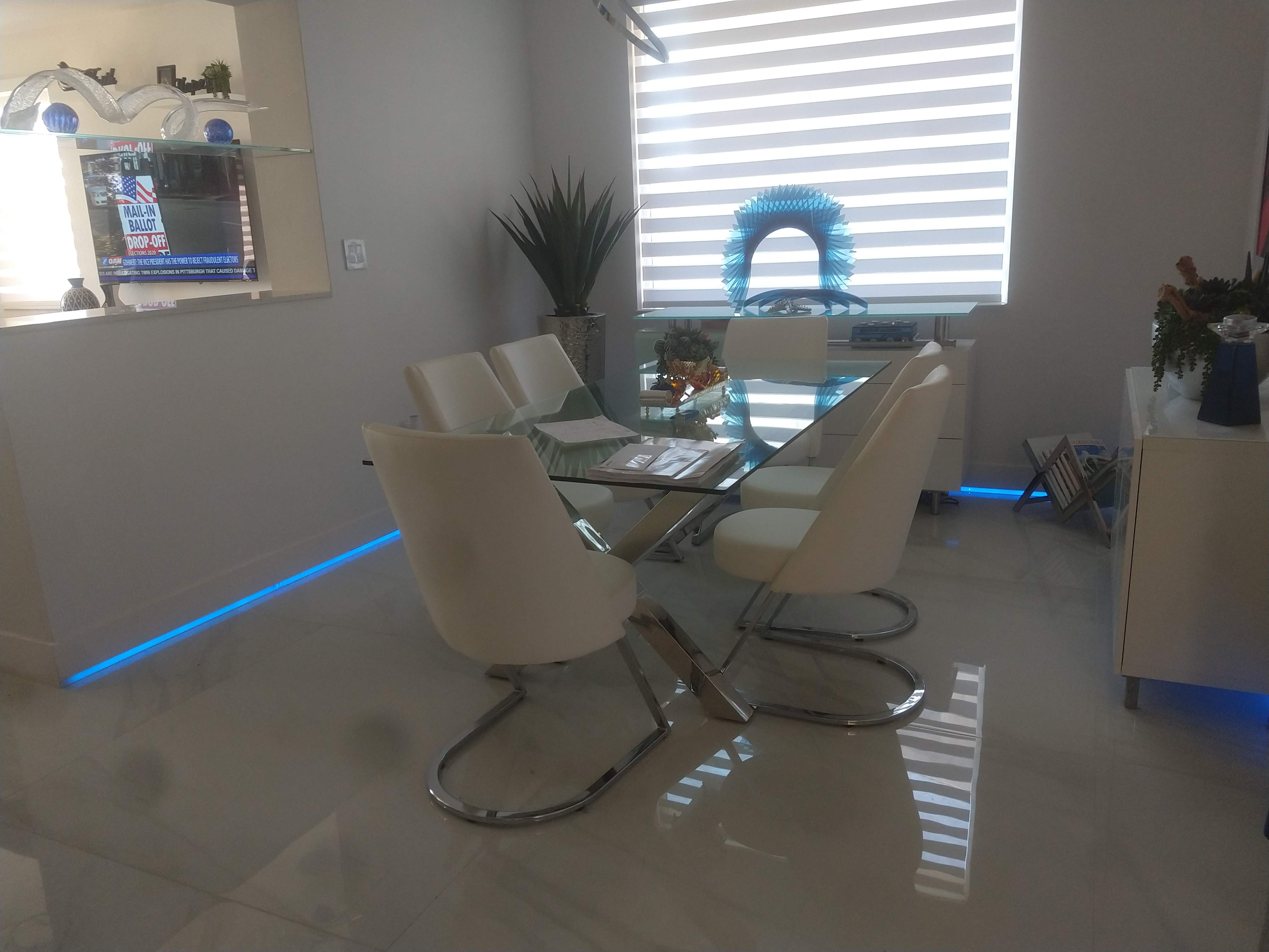 This is an alternative image description. It will generate auto caption.